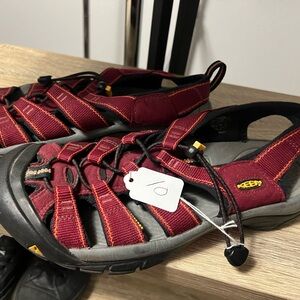 Women’s Keen Sandals size 10